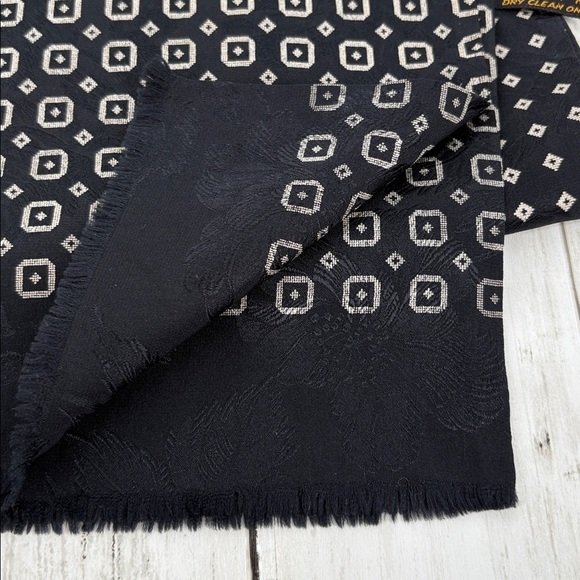 Alcott & Andrews Vintage Black Cream Silk Geometric Patterned Scarf 13 x 56 - Picture 5 of 10